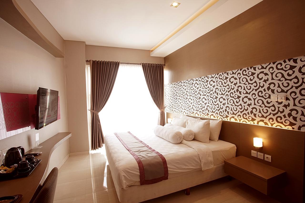 Viva Hotel Kediri, Azana Hotels Collection Kediri  Exterior photo