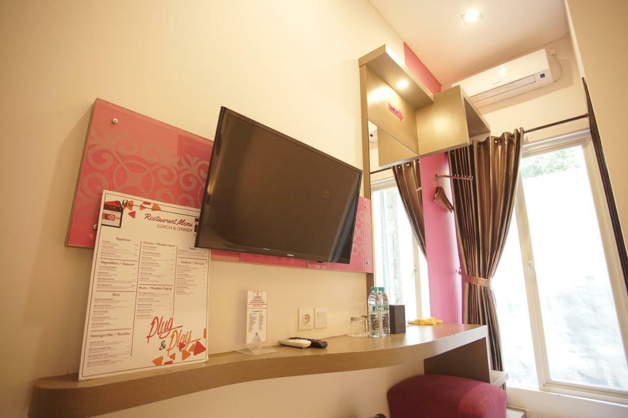 Viva Hotel Kediri, Azana Hotels Collection Kediri  Exterior photo